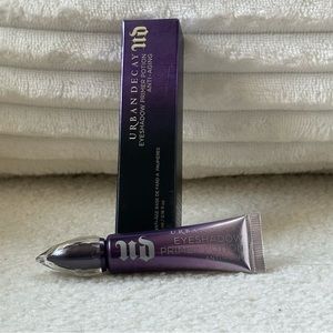 Urban Decay- Anti Aging Eyeshadow Primer- NEW